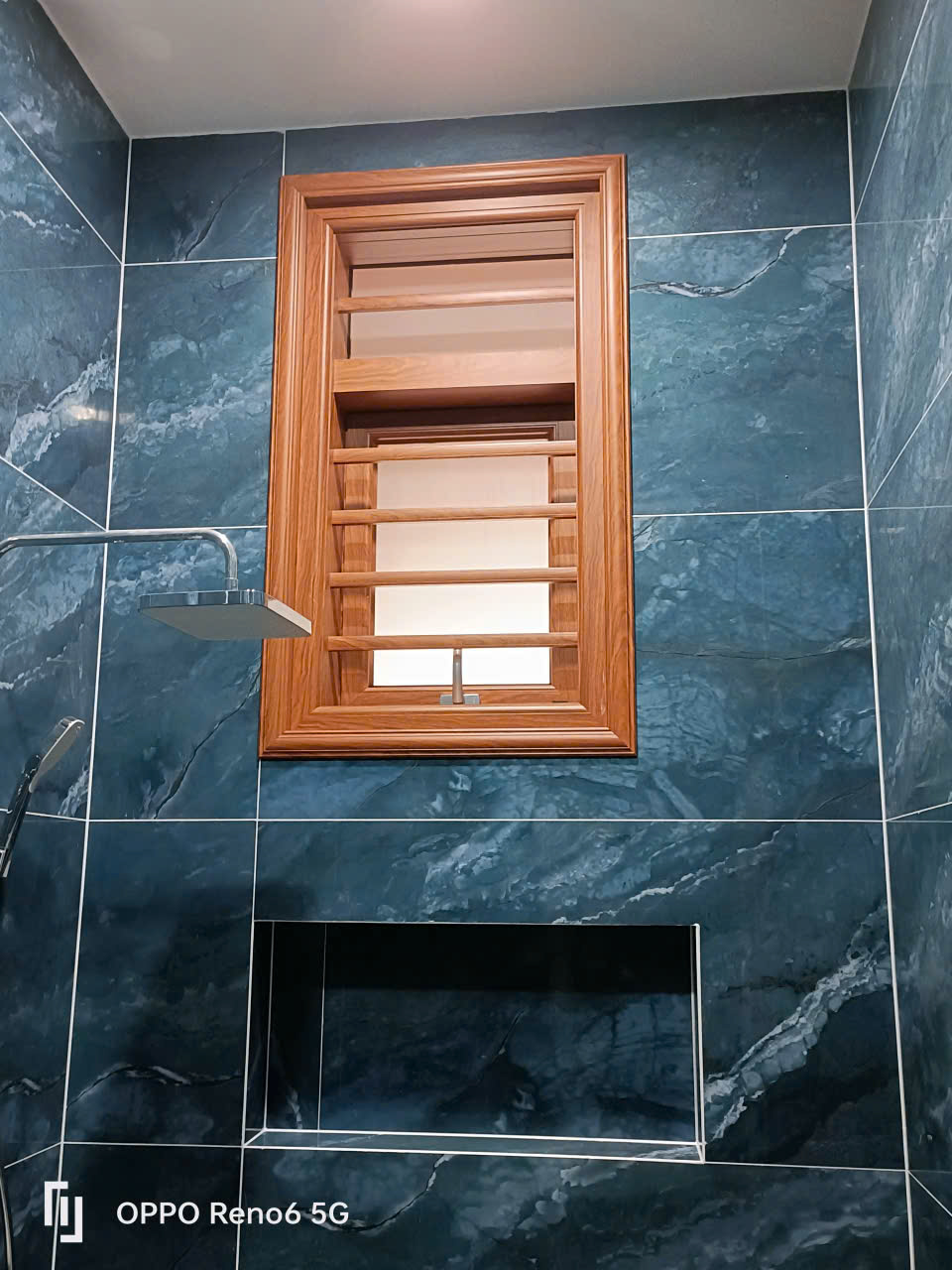 Quy Trình Thi Công Cửa Full Phào: Đòi Hỏi Sự Tỉ Mỉ Và Tay Nghề Cao